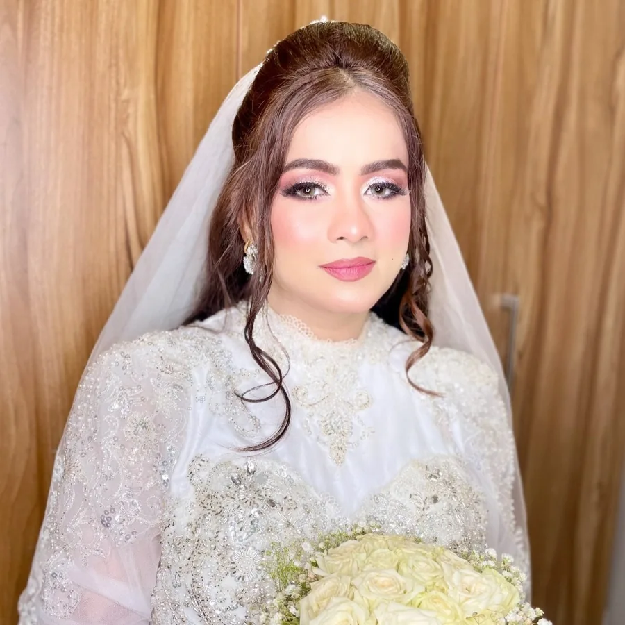 Bridal makeup — portrait 2